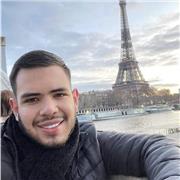 Un professeur d'espagnol natif propose des cours virtuels pour enfants, adultes et adolescents